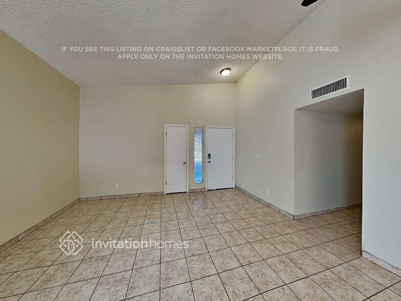 Building Photo - 7517 W Mercer Ln