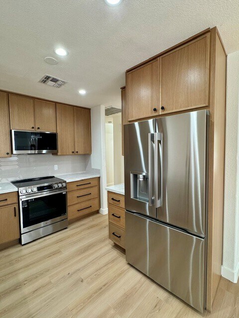 Building Photo - 446 S 86th Pl