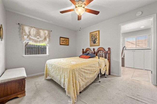 Building Photo - 2712 Thrushwood Dr