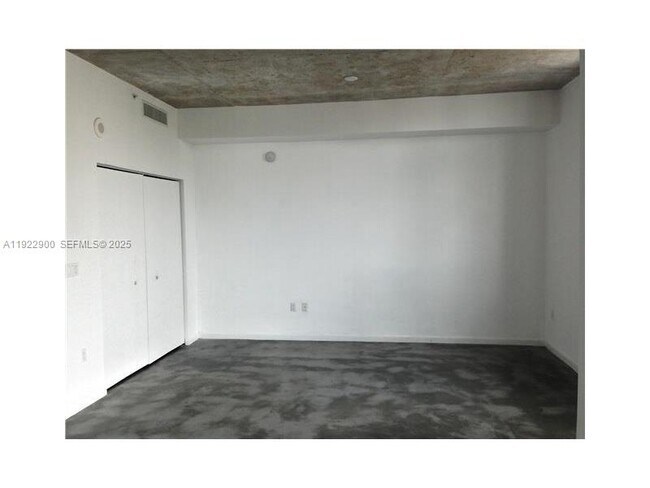 Building Photo - 234 NE 3rd St