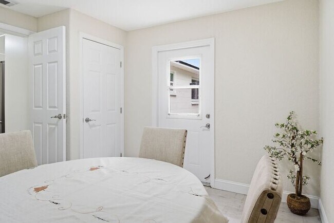 Building Photo - Renovated Home near downtown New Port Richey