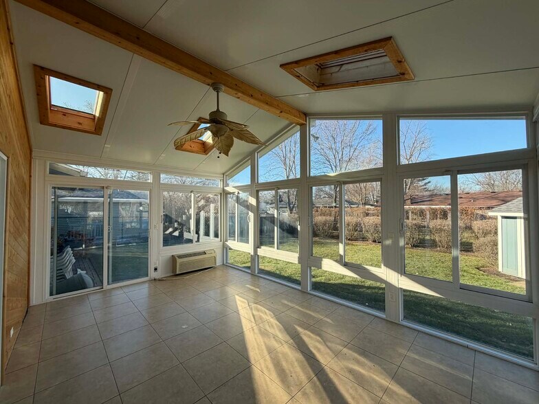 Building Photo - 1730 N Ridge Ave