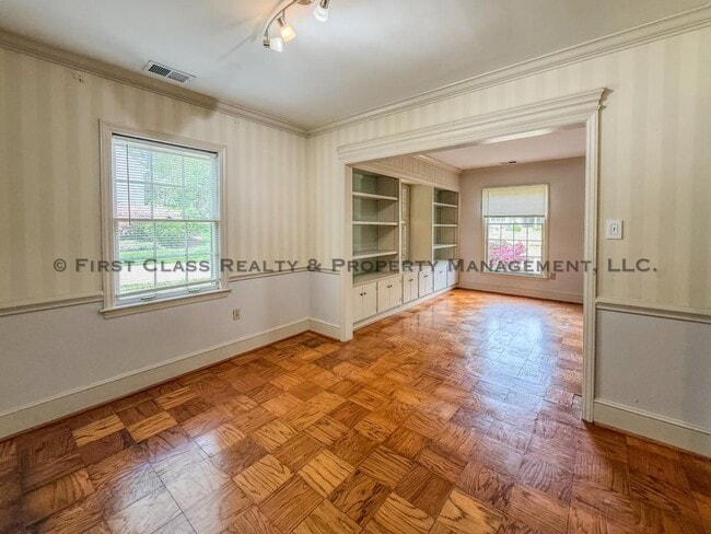 Building Photo - 500 Ashworth Rd