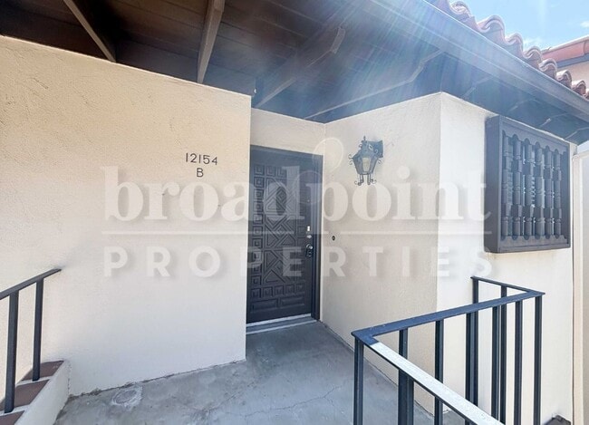 Primary Photo - 12154 Rancho Bernardo Rd