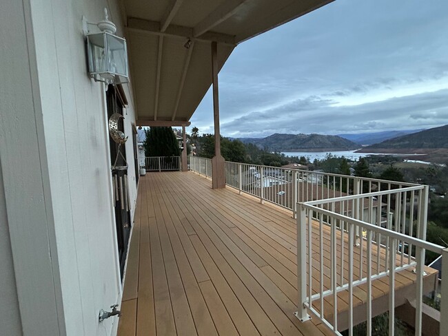 Building Photo - 6367 Woodman Dr