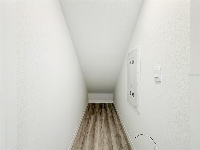 Building Photo - 2645 Olympic Ct