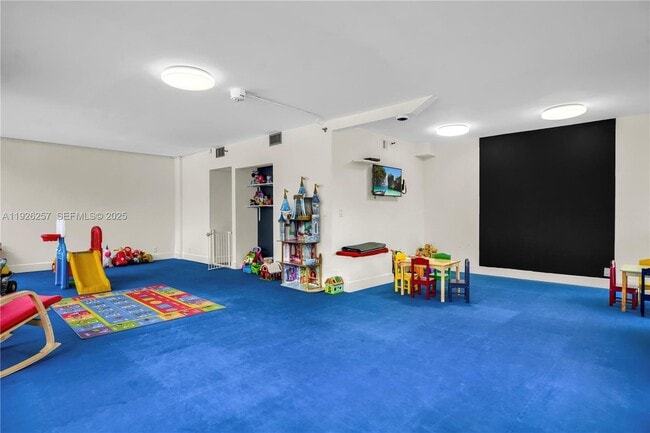 Building Photo - 1541 Brickell Ave