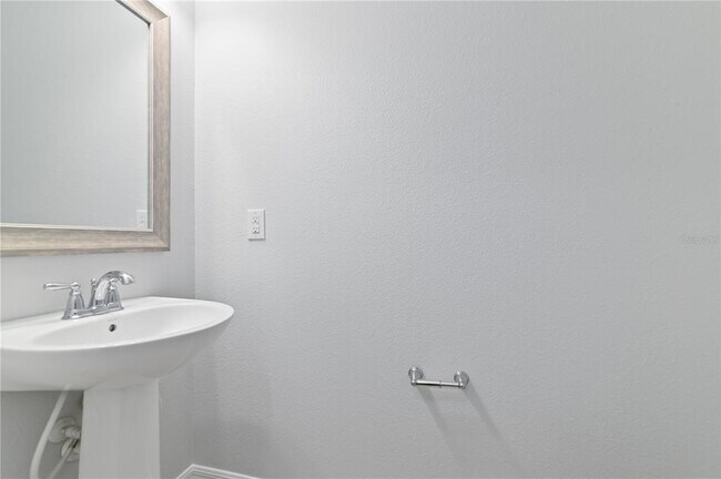 Building Photo - 2913 Windmill Dr