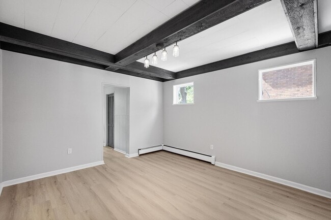 Building Photo - Stunning 5 bedroom home in Sheraden available Feb 1!