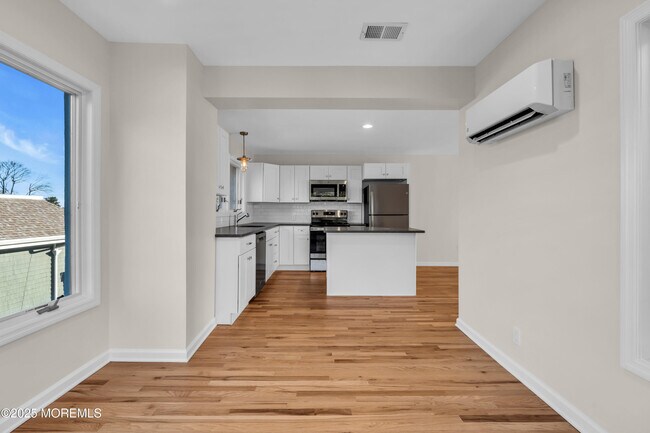 Building Photo - 525 Washington Blvd