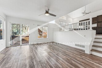 Building Photo - Spacious Home with Fenced Yard and Washer/Dryer
