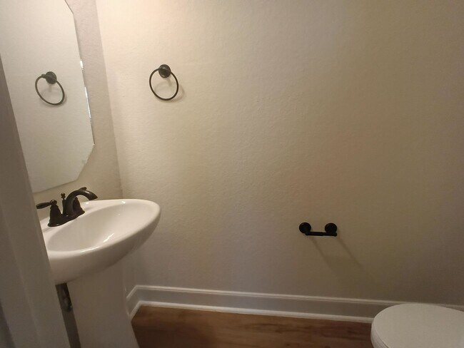 Building Photo - 7518 Astro Fld