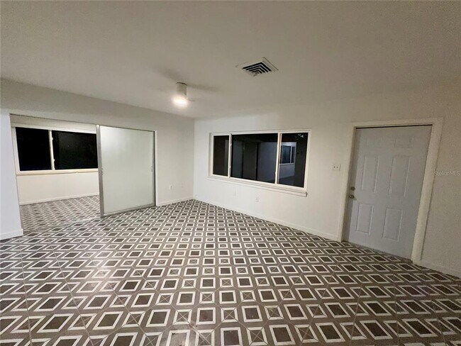 Building Photo - 5995 59th Way N
