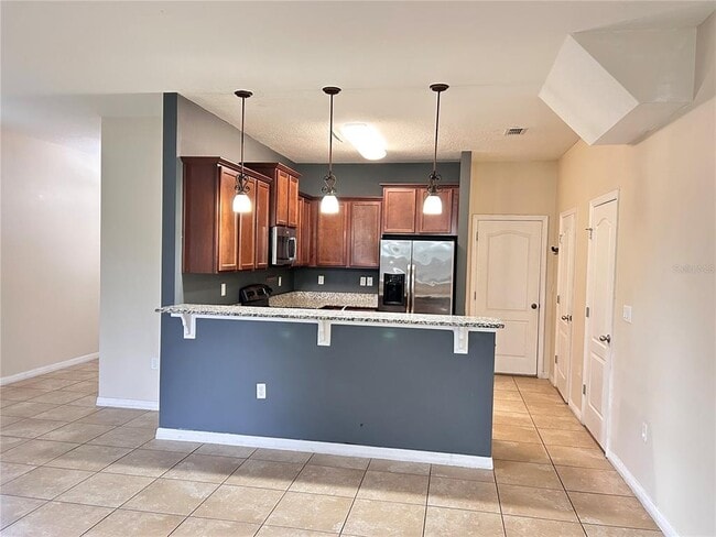 Building Photo - 2000 Traders Cove