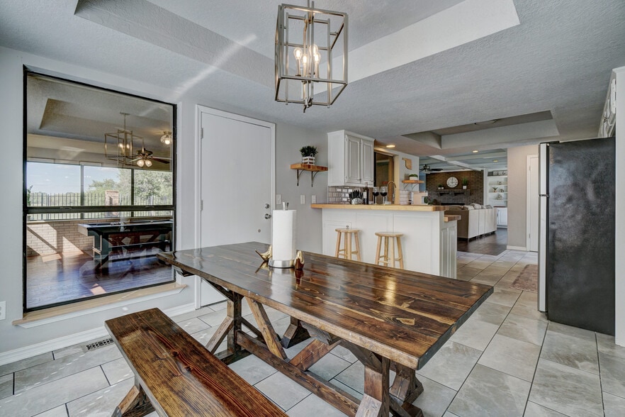 Kitchen Dining Bench - 3905 NW 70th St