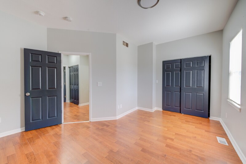 Building Photo - 77xx Vermont Ave