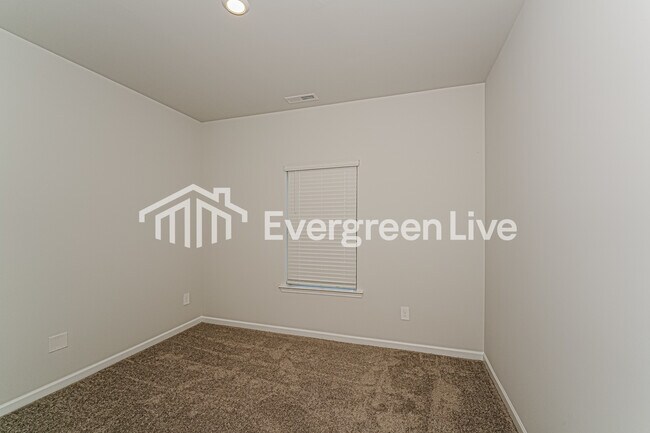 Building Photo - 104 Chain Bridge Circle