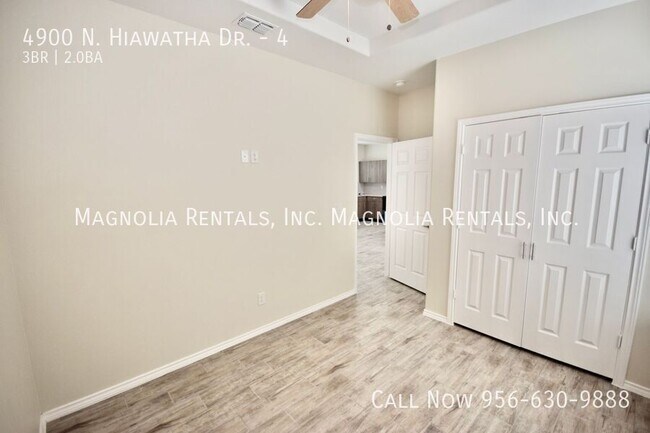 Building Photo - 4900 N Hiawatha Dr