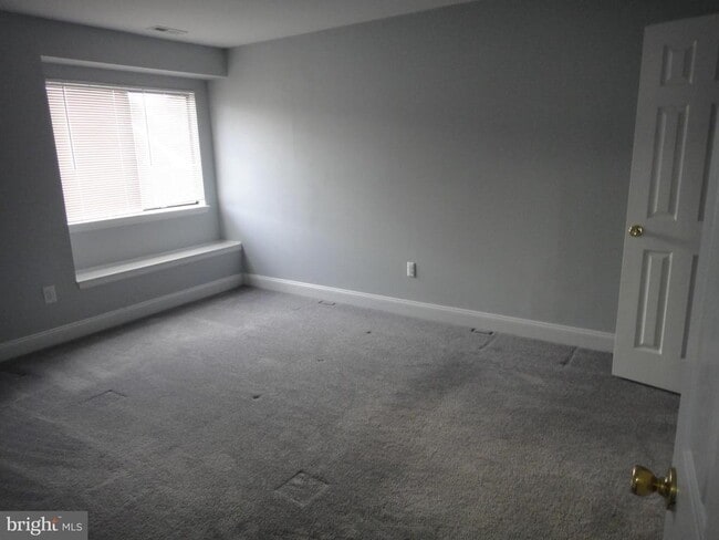 Building Photo - 307 Lucas Ln