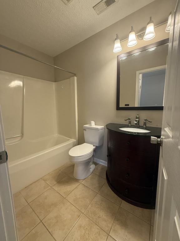Building Photo - 2444 Savannah Dr