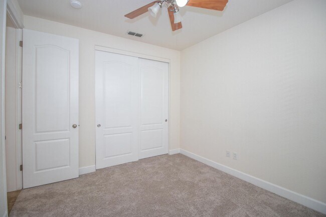 Building Photo - 4 Bedroom 3 Bathroom House | AMSI | Alexandr Metlinski