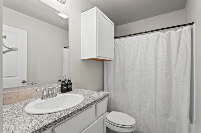 Building Photo - 2015 134th St