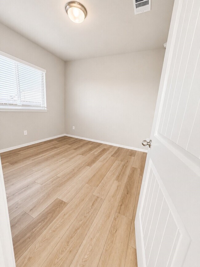 Building Photo - 10519 Bright Cloud Dr