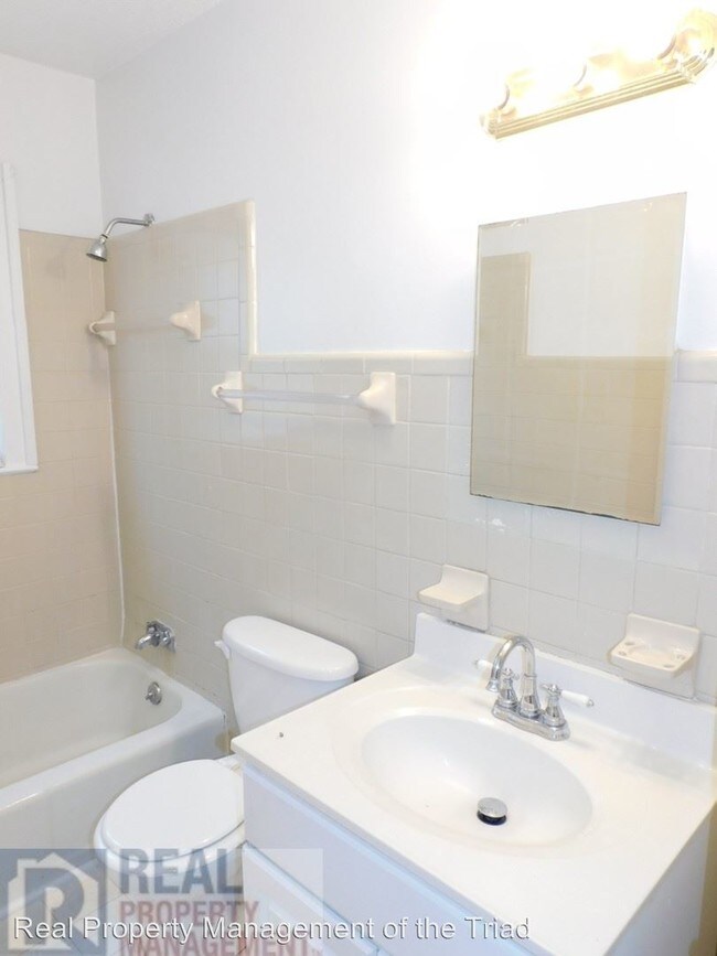 Building Photo - 3 br, 1 bath House - 2512 Yanceyville Street