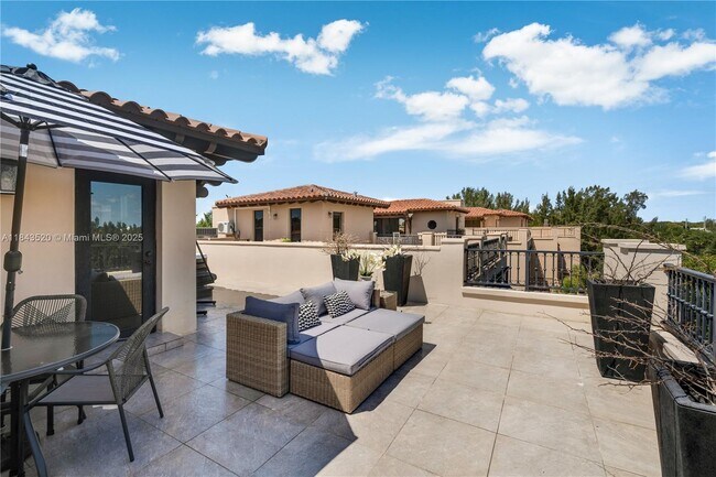 Building Photo - 6222 Paradise Point Dr