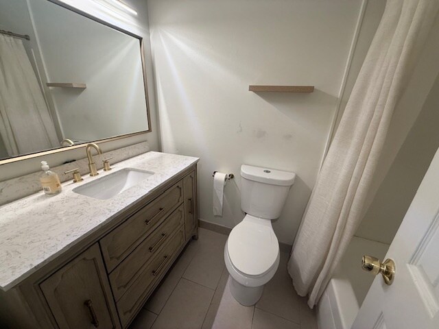 Building Photo - 310 Canterbury Ln