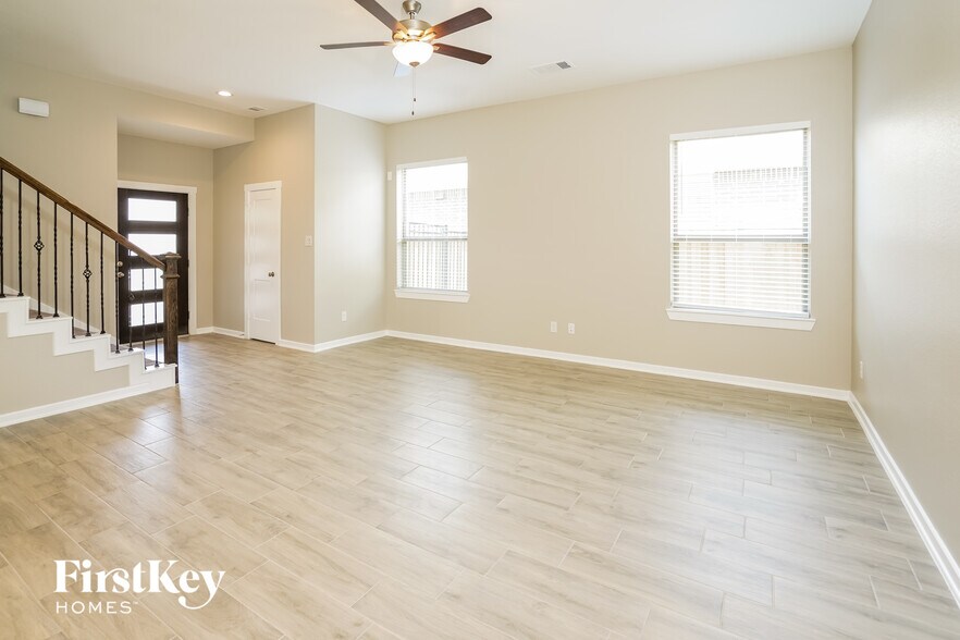 Building Photo - 27005 Sofia Forest Dr