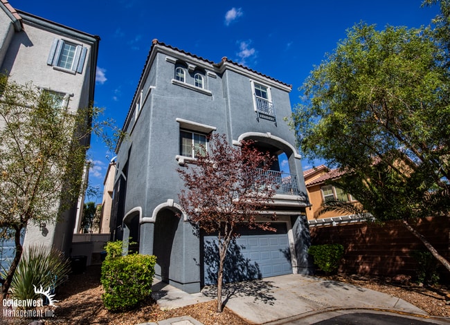 Building Photo - Stylish and Spacious 4Bdm 3.5 Ba Three-Sto...