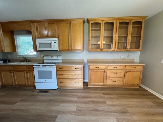Building Photo - 3 Bedroom, 2 Bath home in Live Oak