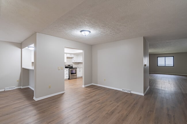 Building Photo - 13103 Lillian St