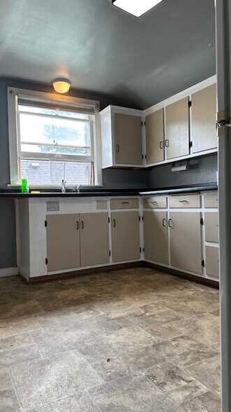 Building Photo - 1728 High St