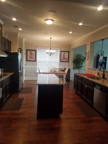 Building Photo - 3041 Haynes Station Dr