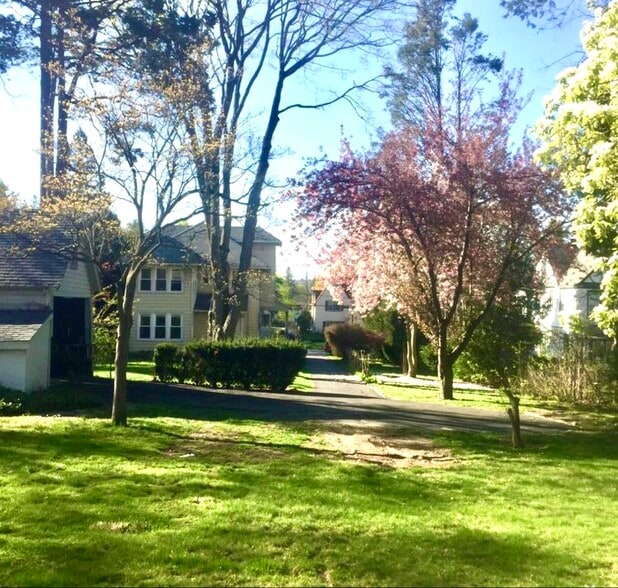 Building Photo - 25 Lenox Ave