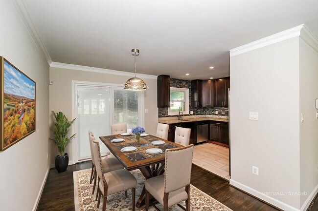 Building Photo - Spacious Single Family Home with backyard space