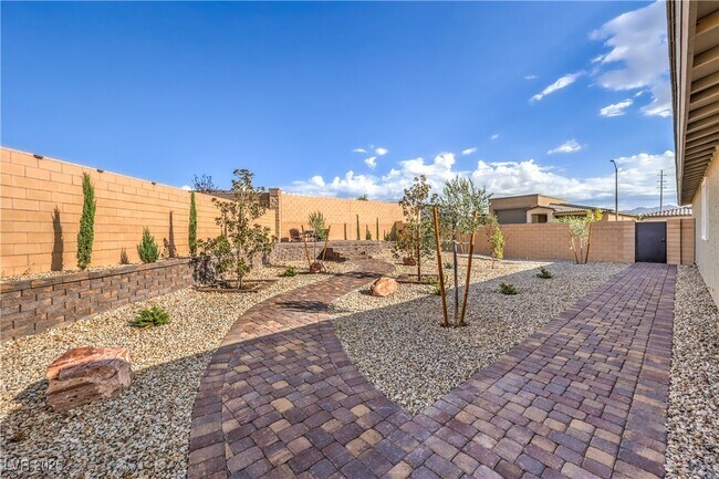 Building Photo - 6093 Avery Pointe St