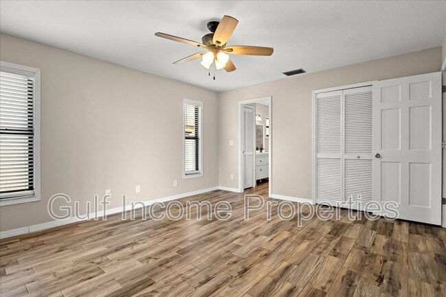 Building Photo - 8307 12th Ave Dr NW