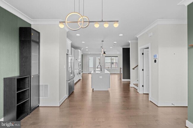 Building Photo - 5284 Ridgeview Retreat Dr