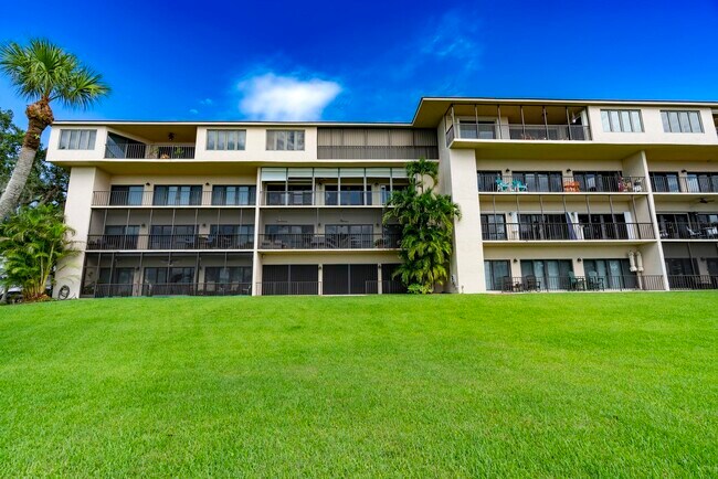 Building Photo - 624 SW St Lucie Crescent