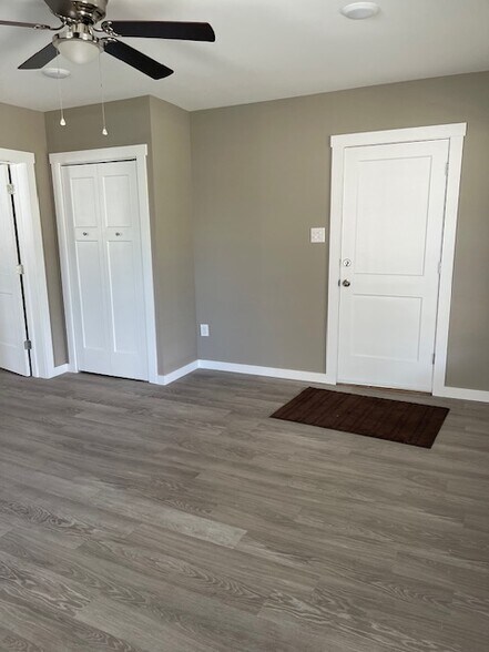 Living Room - 314 N Rogers St