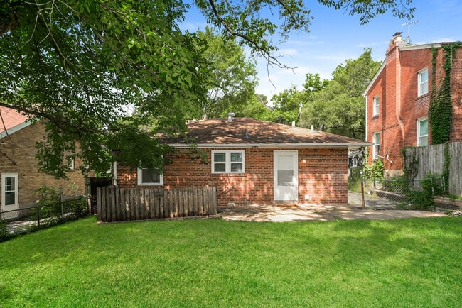 Building Photo - Fantastic 1bd/2ba home! Let yourself in!