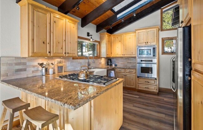 Building Photo - Mountain Modern Retreat