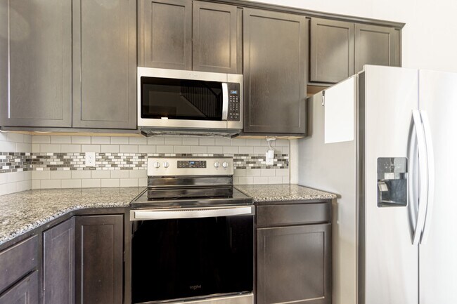 Building Photo - 6736 Skuna Dr