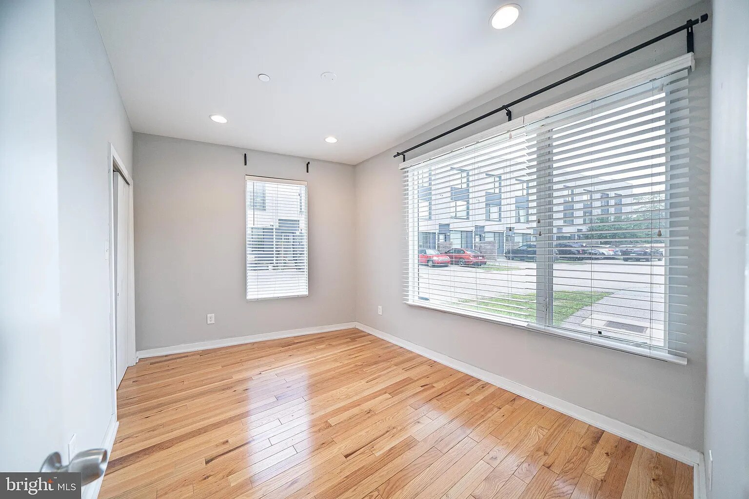 Building Photo - 706 N 7th St