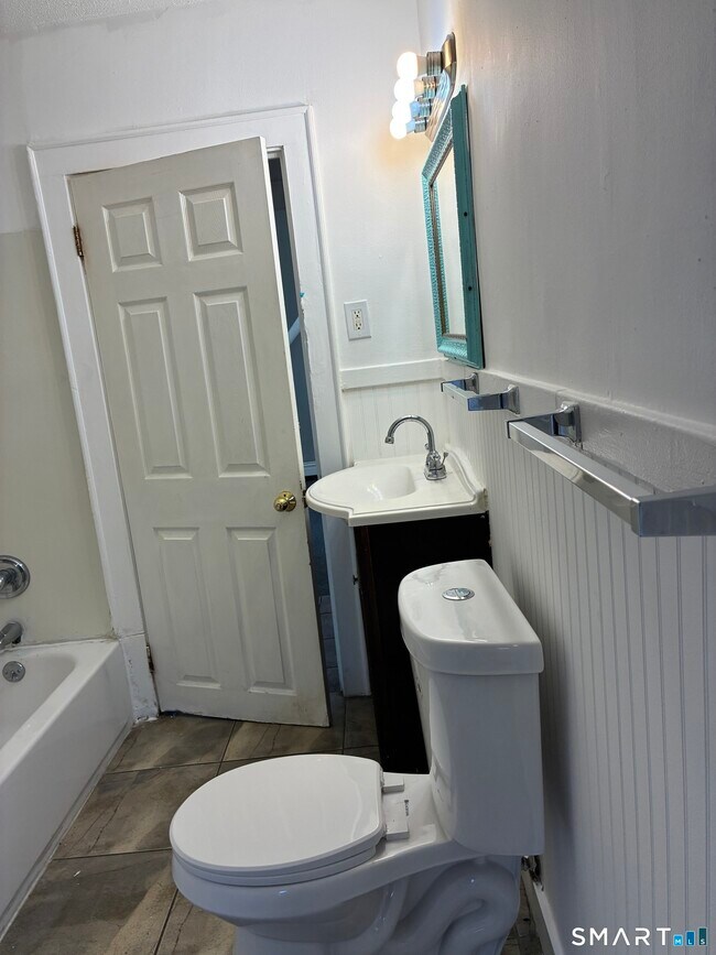 Building Photo - 255 Poplar St