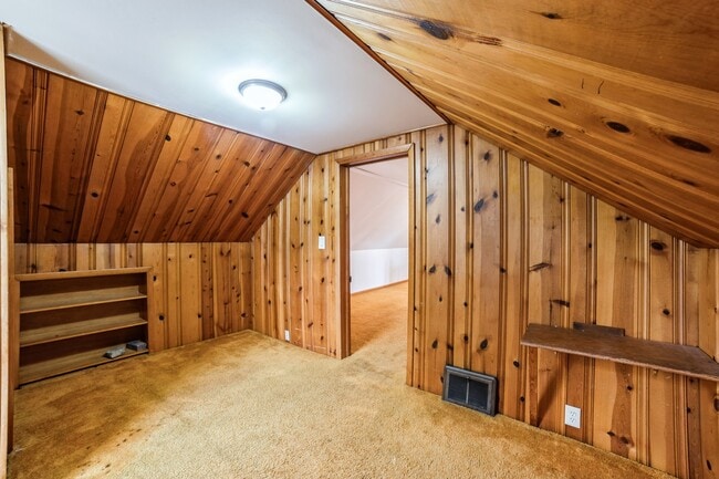 Building Photo - 1282 River Dr