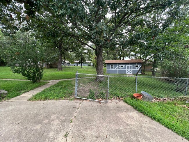 Building Photo - 109 Lasalle